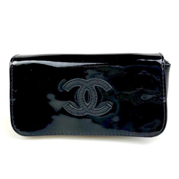 Authentic Chanel patent leather flap pouch/ clutch - Picture 1 of 2
